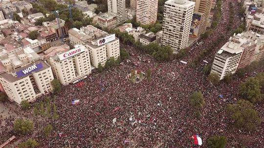 Un millón de chilenos en las calles de Santiago el viernes 25 de octubre