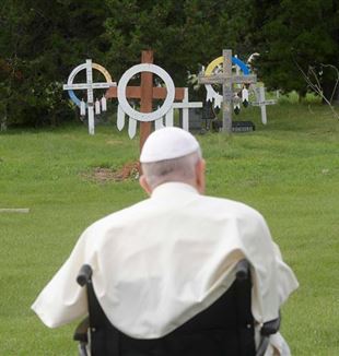 El papa Francisco en el cementerio de Maskwacis (Foto: Catholic Press Photo)