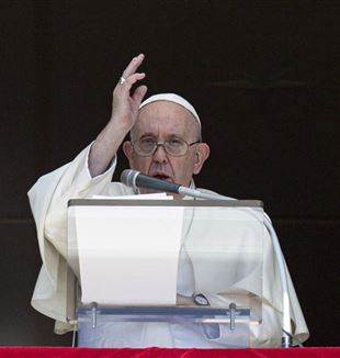 El papa Francisco en el Ángelus (©Ansa)