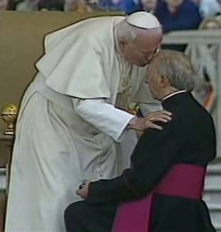 Don Giussani y Juan Pablo II el 30 de mayo de 1998