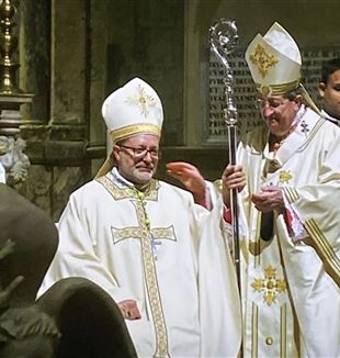 La ordenación episcopal de monseñor Giovanni Paccosi. En pie, a su lado, el cardenal Giuseppe Betori, arzobispo de Florencia.