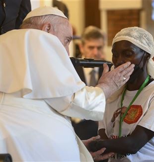 El Papa en Kinshasa durante su encuentro con las víctimas de la violencia de la guerra en el Congo (Foto Vatican Media/Catholic Press Photo)