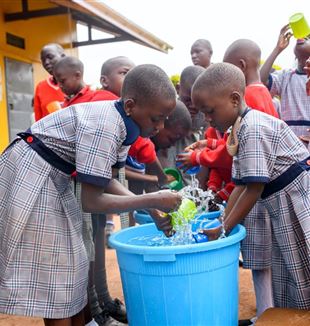 La vida en el cole de los chavales beneficiarios del apoyo a distancia en Uganda Luigi Giussani Primary School (Foto Emmanuel Museruka/AVSI)