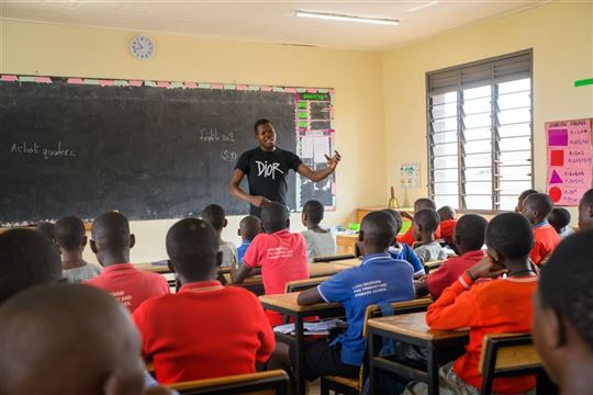 Durante una clase del Luigi Giussani Primary School (Foto Emmanuel Museruka/AVSI)